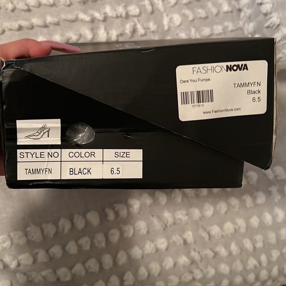 Heels - Picture 4 of 4